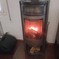 stufa a legna Contura 600 con fornetto
