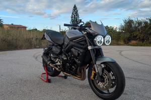 Triumph Street Triple R 675