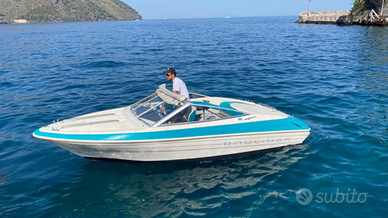 Motoscafo bayliner capri