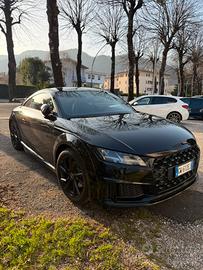 Audi TT strepitosa paria al nuovo kit supercar