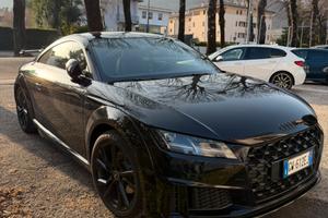 Audi TT strepitosa paria al nuovo kit supercar