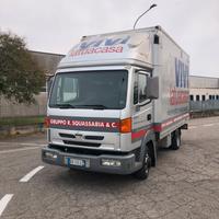 Nissan atleon con gancio traino