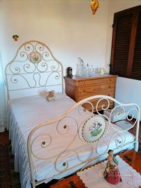 Letto in ferro antico