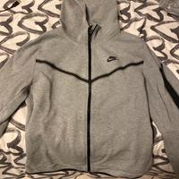 NIKE TECH FLEECE