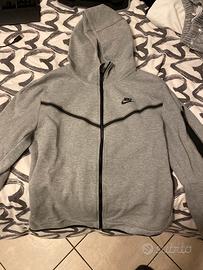 NIKE TECH FLEECE