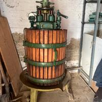 Attrezzatura per la produzione del vino