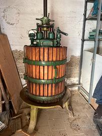 Attrezzatura per la produzione del vino