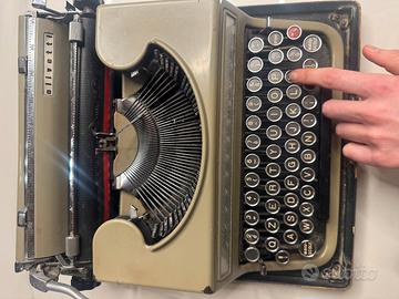 Macchina da scrivere Olivetti Studio vintage