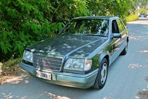 Mercedes w124 e200 143 hp come nuova !