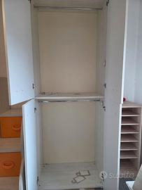 Cameretta con letto a castello