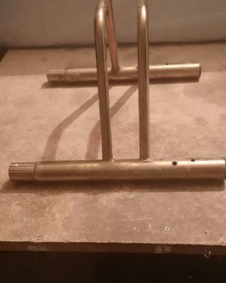 RASTRELLIERA PORTA BICI PER UNA RUOTA
