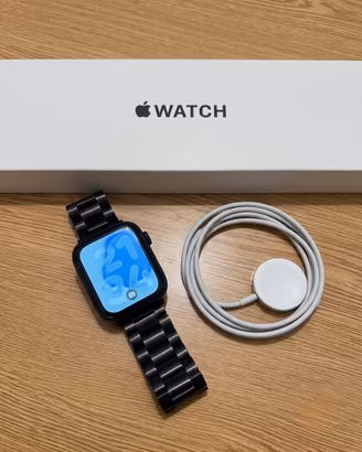 Apple Watch SE (2ª gen) 44mm midnight Batteria 94%
