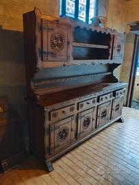 Credenza noce massello con intarsi di falegnameria