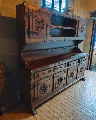 Credenza noce massello con intarsi di falegnameria
