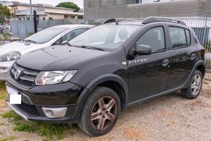 Dacia Sandero Stepway 90CV NEOPATENTATI - BENZINA