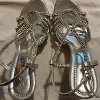 Sandali argentati con strass n.39