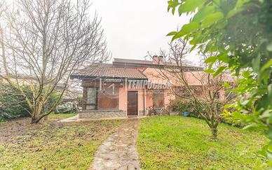 Villa, Via Mameli, 4 Cisliano