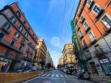 6 LOCALI A NAPOLI