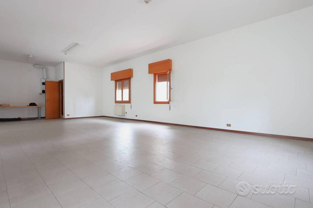 Immobile di 151 m² con 1 locale a Grisignano di Zo - Altro