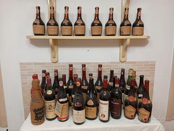 Collezione di bottiglie antiche vintage