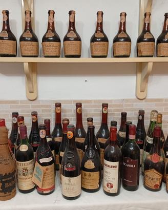 Collezione di bottiglie antiche vintage