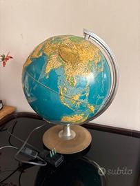 Mappamondo vintage con rilievi anni ‘70-‘80