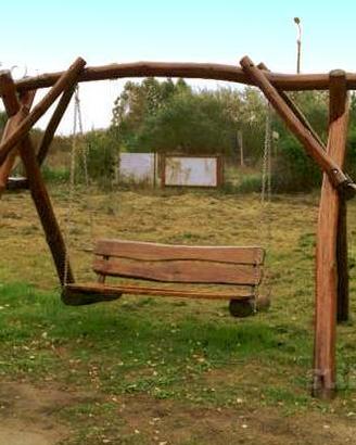 Dondolo in legno