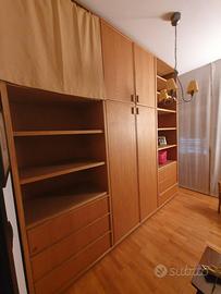 Mobile in legno massiccio