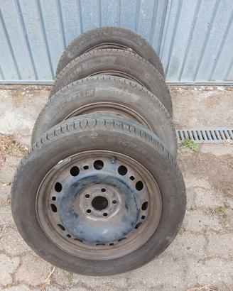 Pneumatici Michelin 195 55 R15 85V  + cerchi 