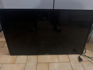 TV LED eLEDTV 32" – Funzionante