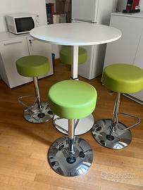 Tavolo tondo e 4 sgabelli