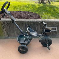 Triciclo con maniglia per la spinta kinderkraft