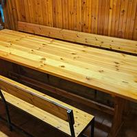 Tavolo in legno massiccio