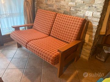 Divanetto in legno massello