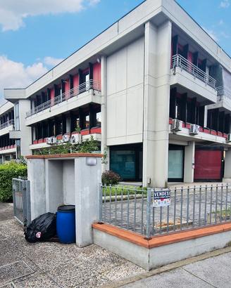 San Miniato Basso: Ufficio con 2 posti auto