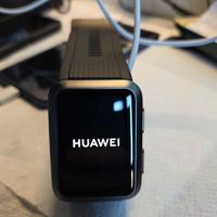 Smartwatch Huawei Watch D di colore nero.