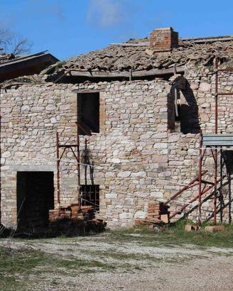 RUSTICO A GIANO DELL'UMBRIA