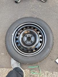 Cerchio in ferro + Pneumatico Michelin 185/60 R15 