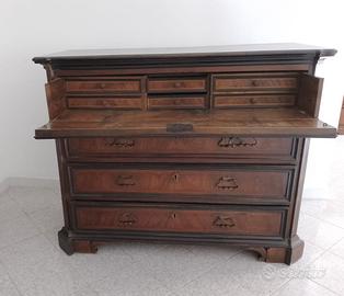 Canterano cassettone con ribalta XVII sec