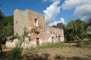 Vendita terreno agricolo con fabbricato rurale
