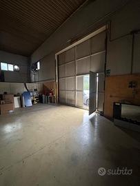 Capannone in zona industriale