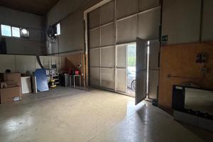 Capannone in zona industriale