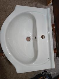 Mobile lavabo e specchio per bagno 