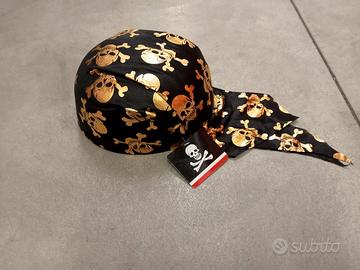 cappello bandana con teschi 