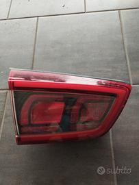 Kia Niro 2018 faro post int sx