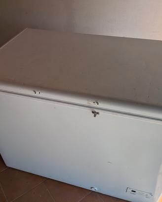Congelatore a pozzetto  Haier 310Lt