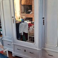 Armadio porta abitiscarpe con scaffali e specchio 