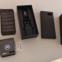 Motorola zazr 40 ultra rotto ma senza ammaccature 