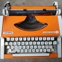 macchina per scrivere 