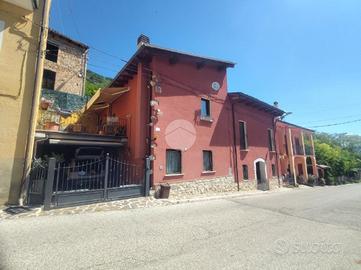 3 LOCALI A L'AQUILA